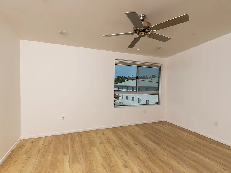 Echo Designer Loft Apartments — Photo 33