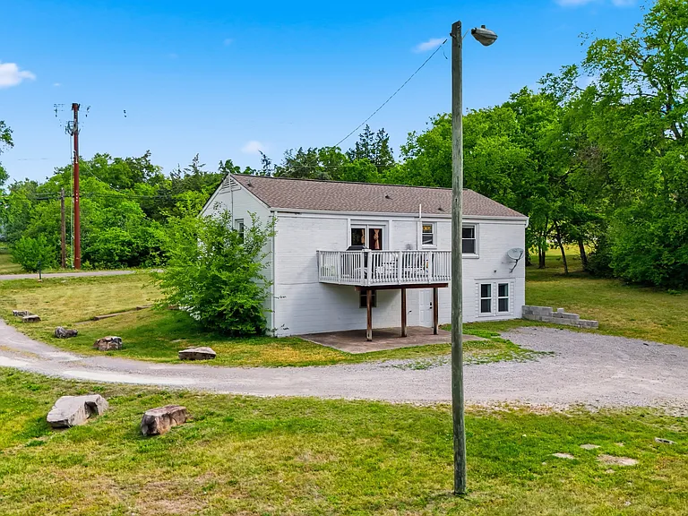 368 Oakview Dr — Photo 30