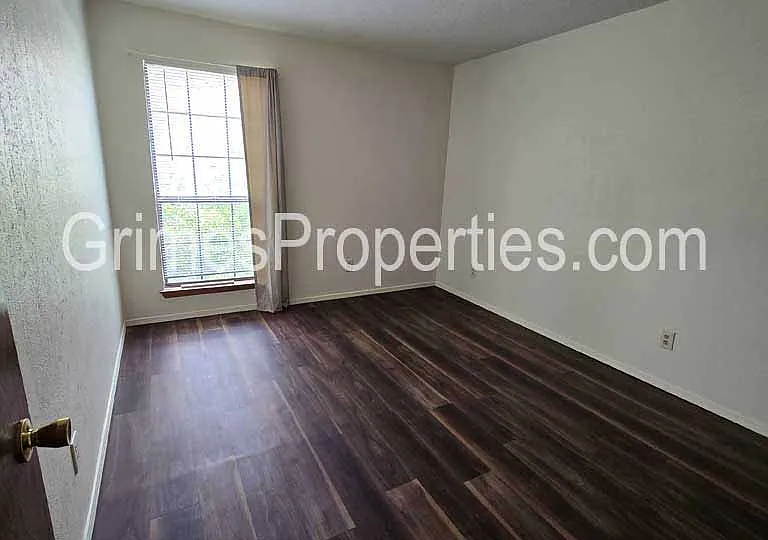 13109 Candelaria Rd NE #F — Photo 8