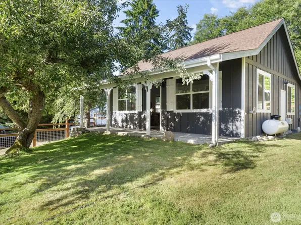 2863 Longhouse Lane, Clinton, WA 98236