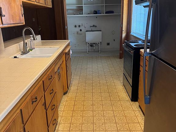 2nd image of 1216 Mount Vernon Dr