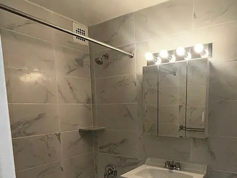 4110 Bowne St #2A — Photo 9