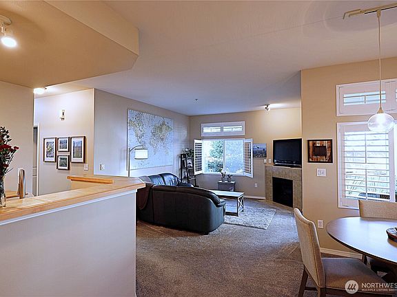 2nd image of 1031 61st St SE #106