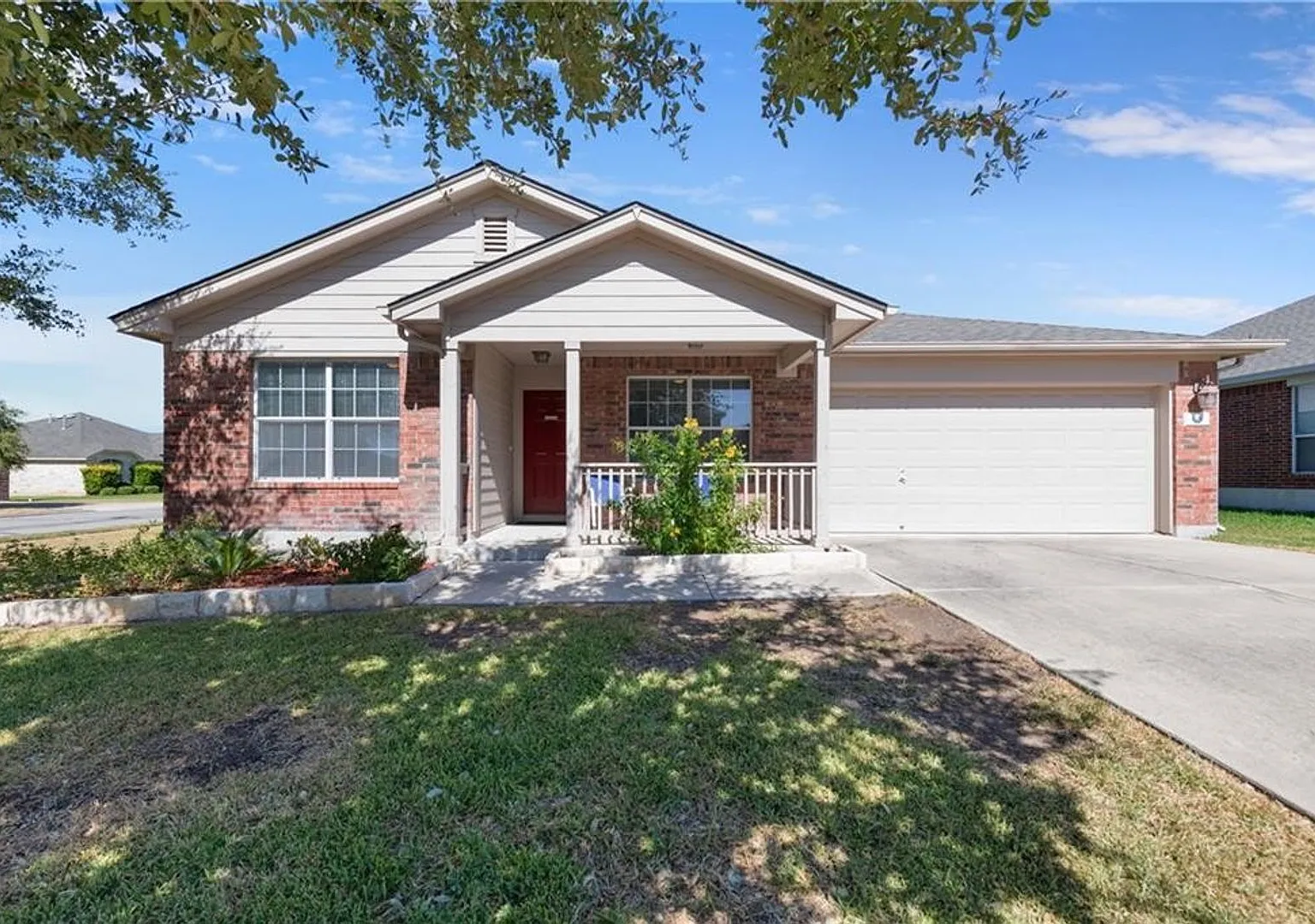 Bright, Beautiful, and Made for Easy Living in Pflugerville! — Photo 2