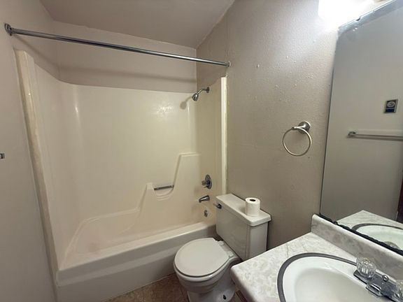 3rd image of 1305 18th St #1