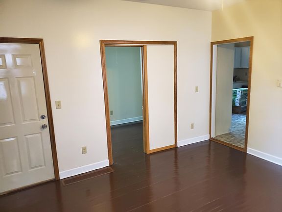 3rd image of 711 Edmund Ave