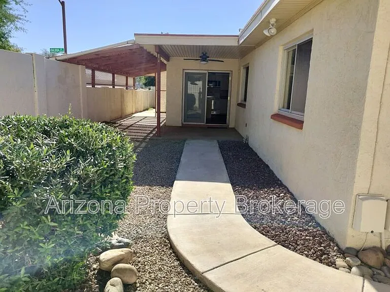 2192 E Balboa Dr — Photo 29