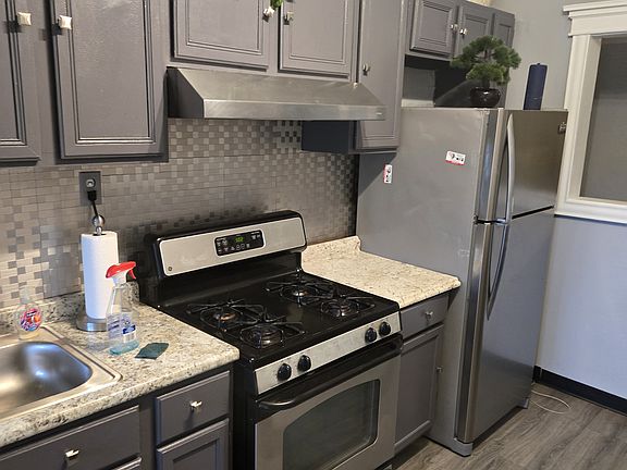 2nd image of 5126 S Prairie Ave #3S
