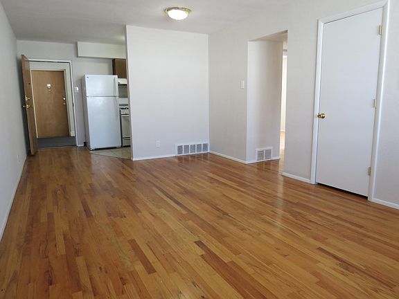 3rd image of 2026 Bellevue Ave