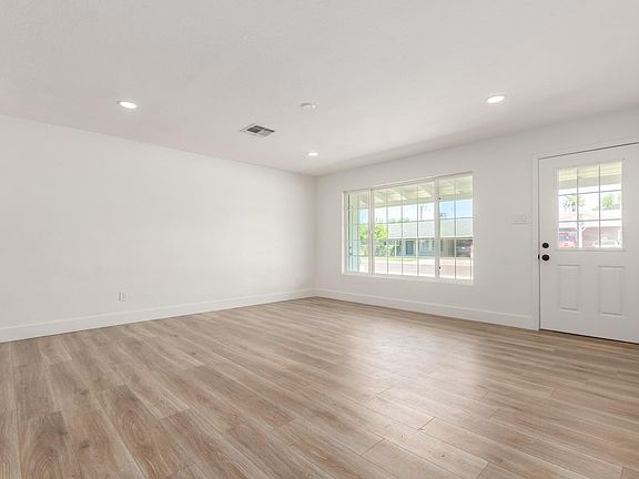 5th image of 8113 E Indianola Ave