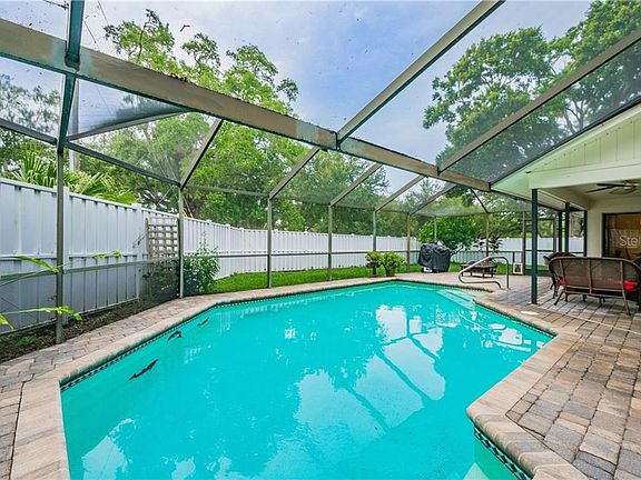 3rd image of 13516 Indian Oaks Trl