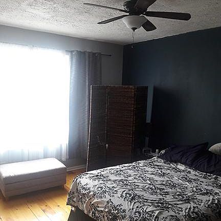 Master Bedroom (12' x 16')