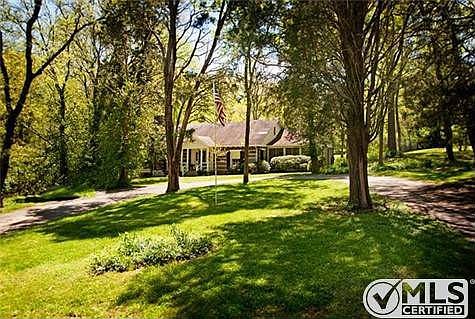 1st image of 6000 Sherwood Ct