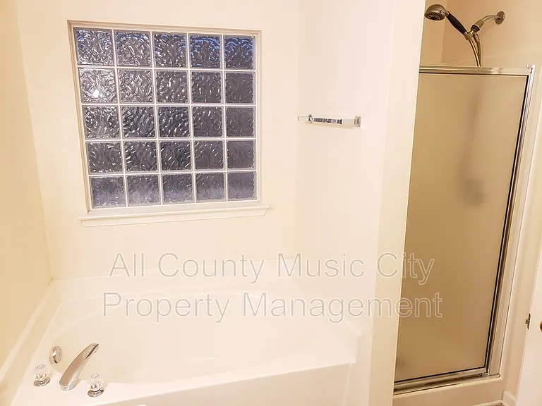 905 Weatherside Ct — Photo 19