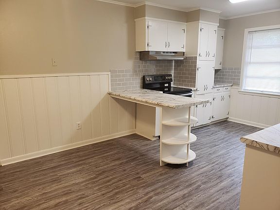 4th image of 2525 Waverly Dr