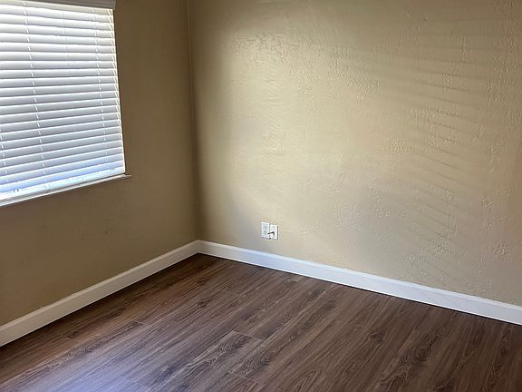 2nd image of 226 E Arcade Ave