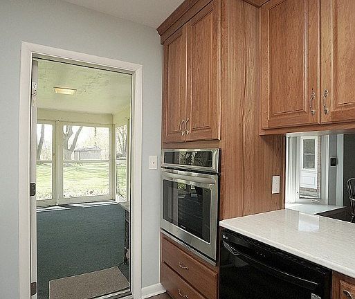 4th image of 528 Greenfield Rd