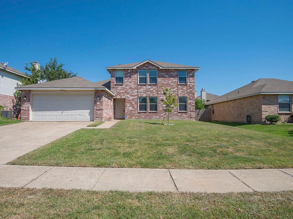 1st image of 2036 W Grove Ln
