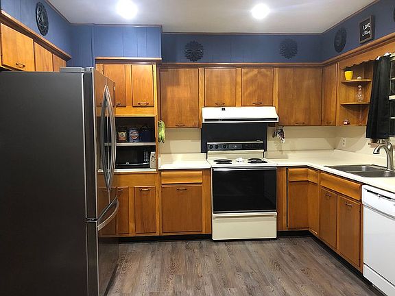 4th image of 1116 Sunset Dr
