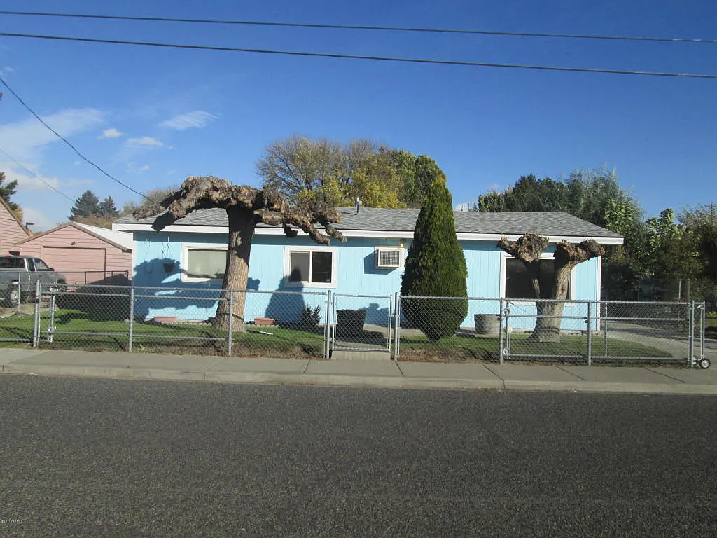 414 Victory Way photo 1