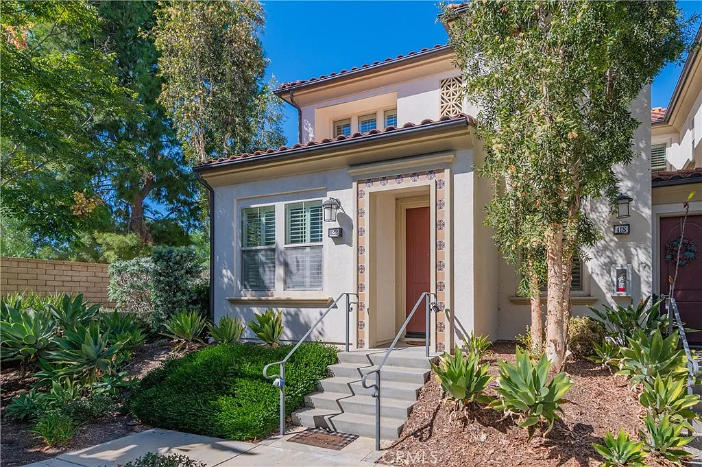 3 bed, 2.5 bath, 1749 sqft, $4,450 — Photo 2