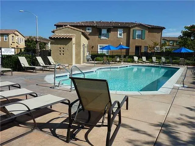 2 bed, 1100 sqft, $3,380 — Photo 1