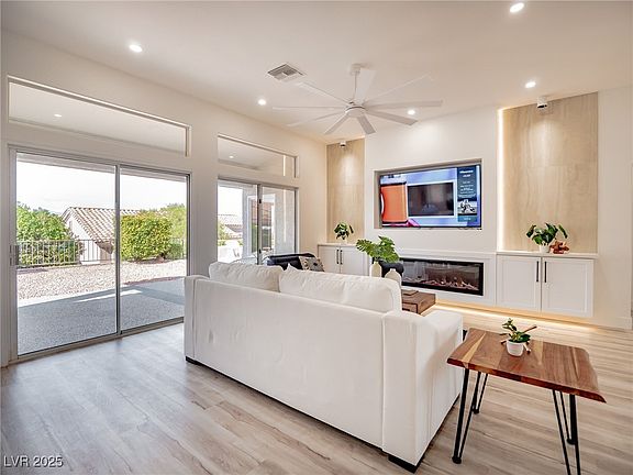 3rd image of 10036 Keysborough Dr
