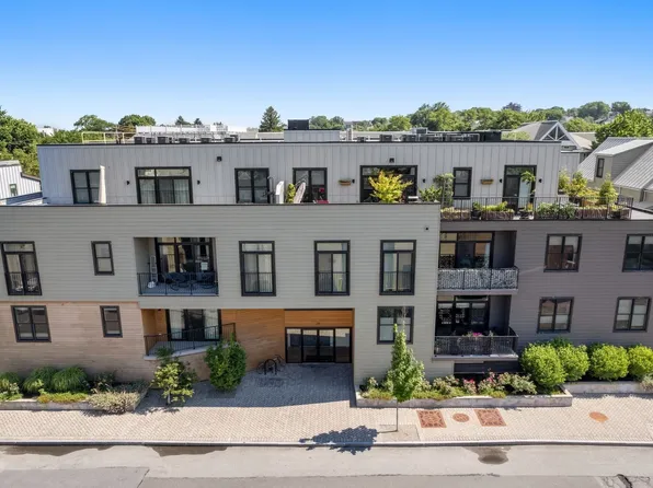 29 Woodbine St #302, Somerville, MA 02143