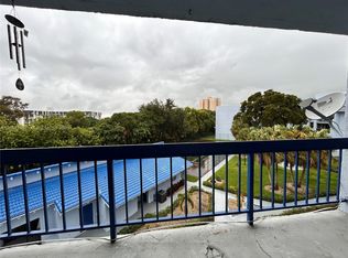 9460 Fontainebleau Blvd APT 421, Miami, FL 33172