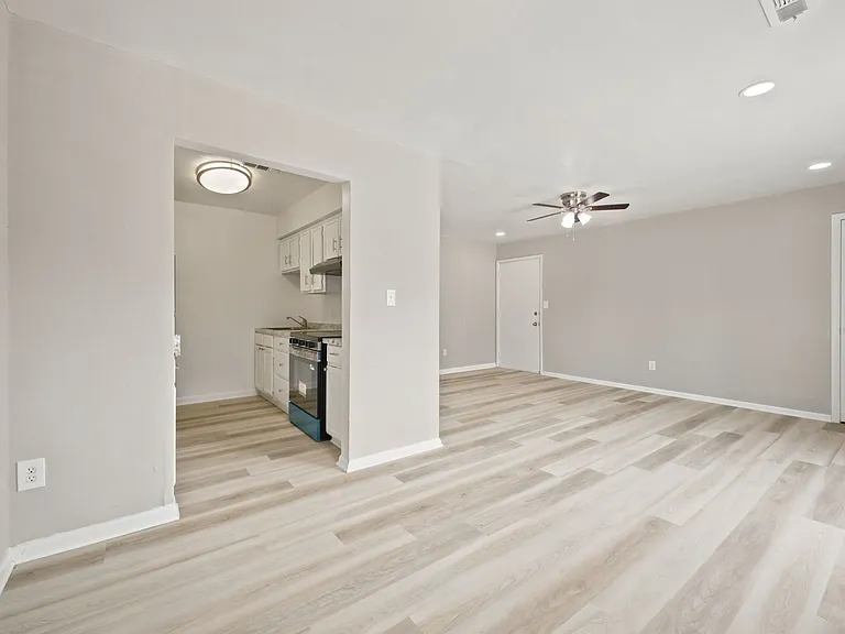 5385 E Princess Anne Rd — Photo 7