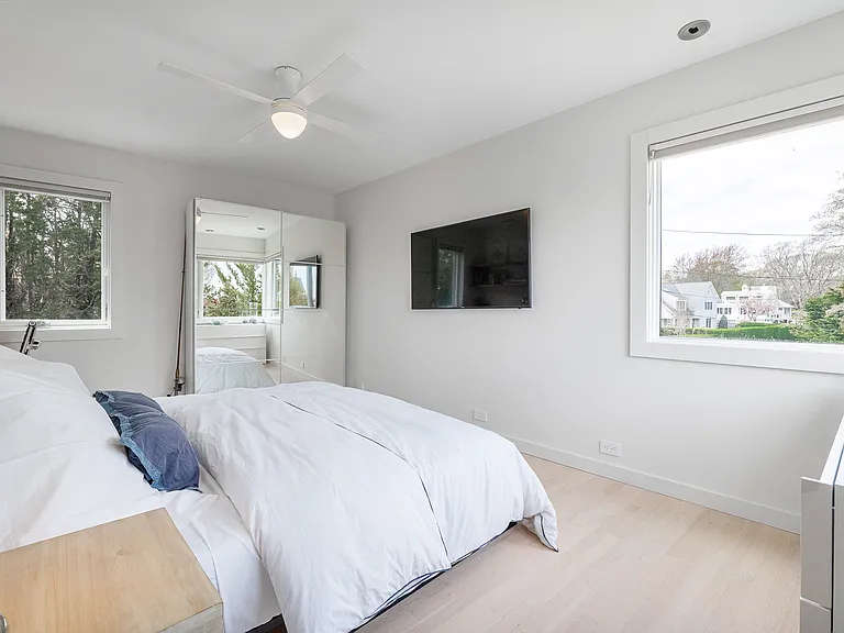 54 Bay View Dr E — Photo 28