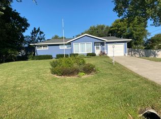 400 Pawnee St, Hiawatha, KS 66434