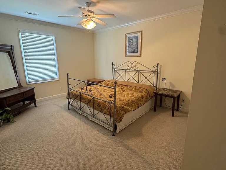 1720 Leighton Ave — Photo 5