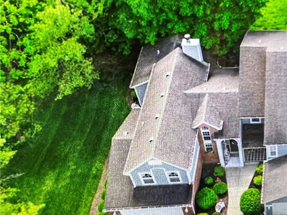 2nd image of 302 Elmwood Dr