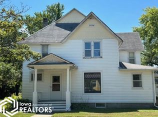 175 5th St SW, Britt, IA 50423