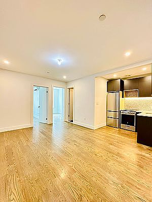 3rd image of 224 Hawthorne St #3K