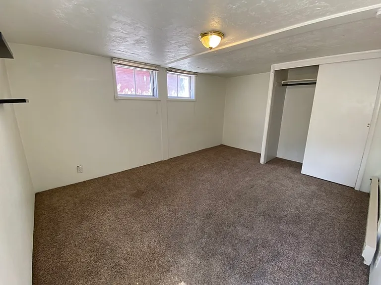 442 N 200 E #3 — Photo 4