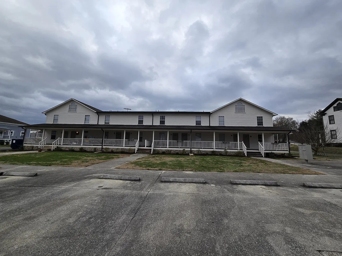 Rear view of building - 419 Barnhardt Cir