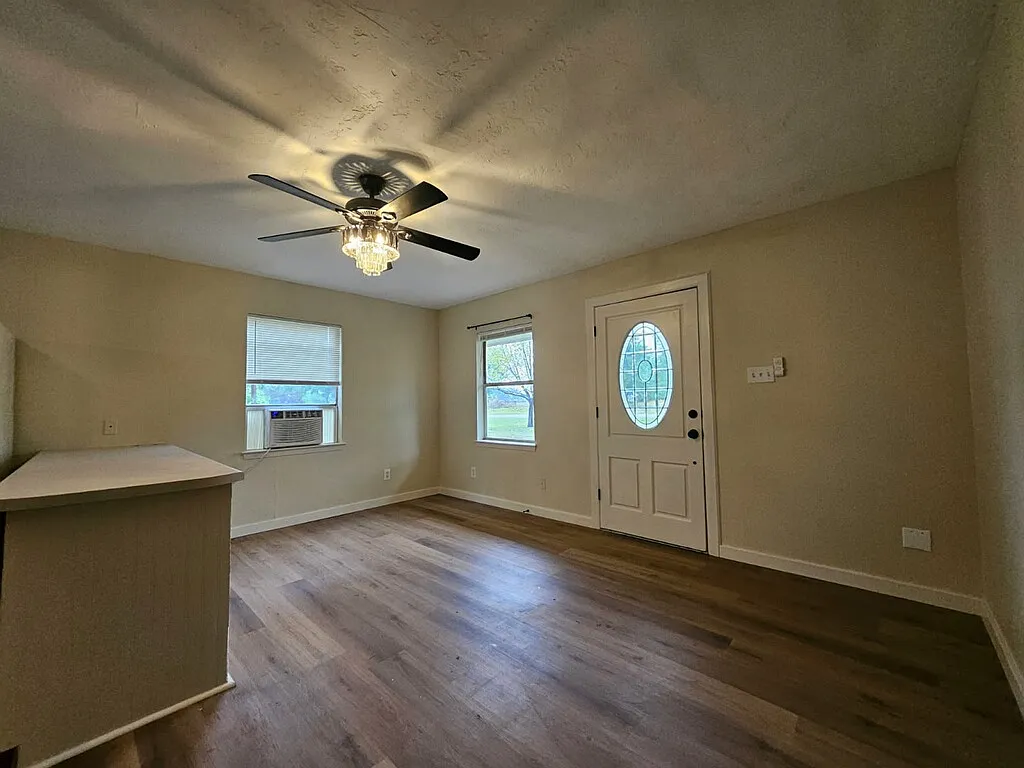 1 bed, 560 sqft, $1,100 — Photo 4