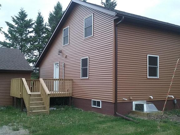 3rd image of 15949 Bayview Dr NE