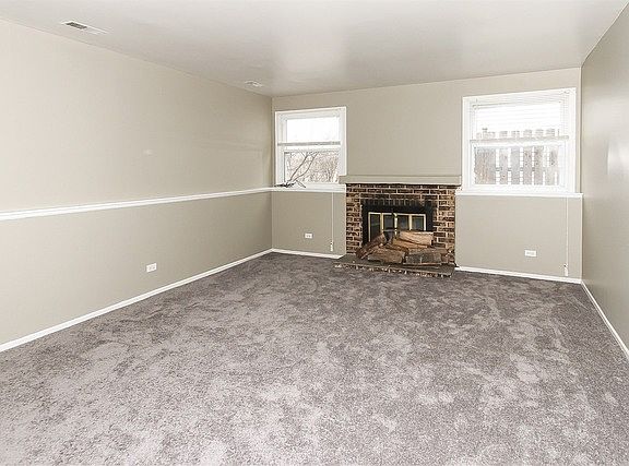5th image of 8 N Staffire Dr