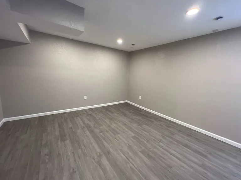 4524 Thompson Ct #B — Photo 7