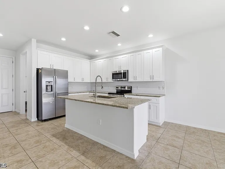 2639 Bellingham Ct — Photo 14