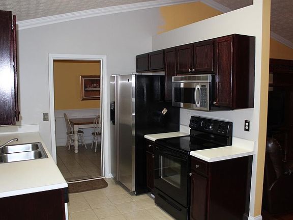 3rd image of 132 Georgia Belle Dr
