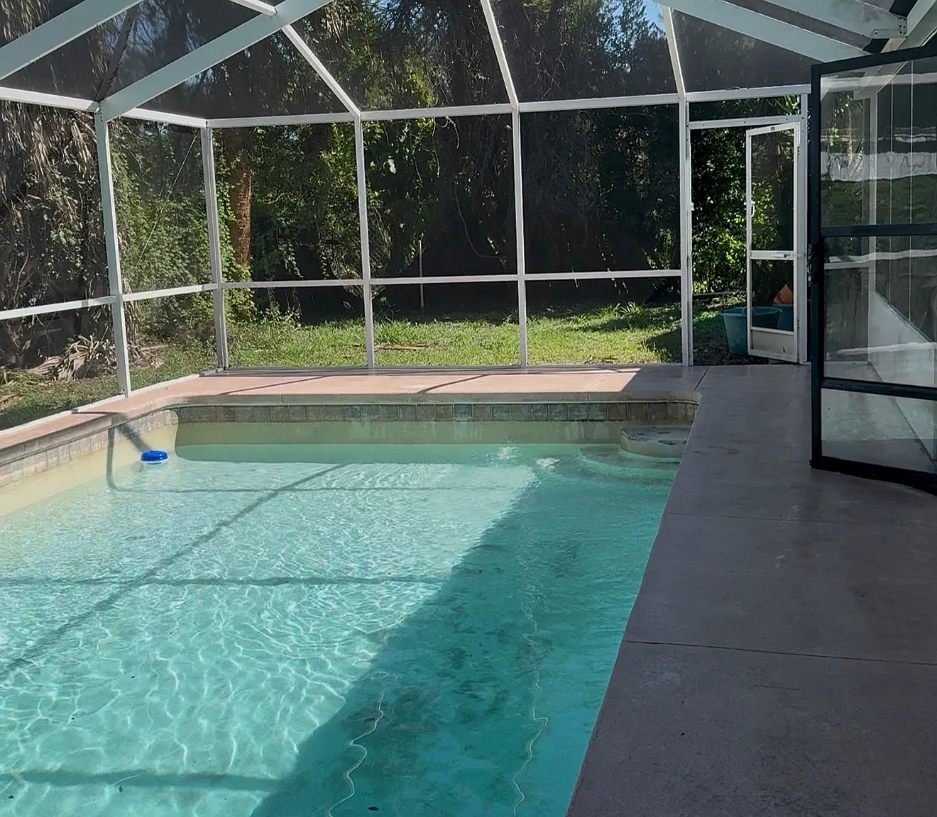 4 bed, 1987 sqft, $2,350 — Photo 2
