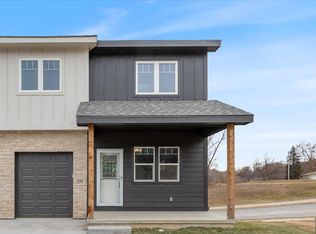 123 Paige Ln, Council Bluffs, IA 51503