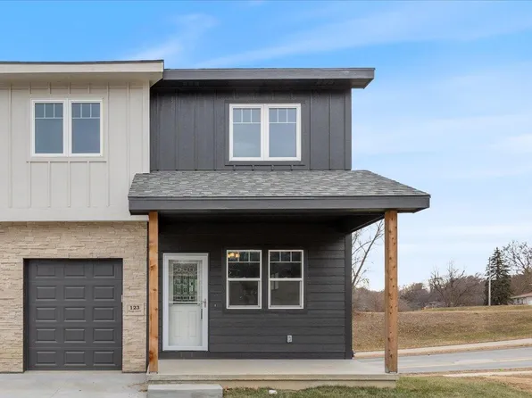 123 Paige Ln, Council Bluffs, IA 51503