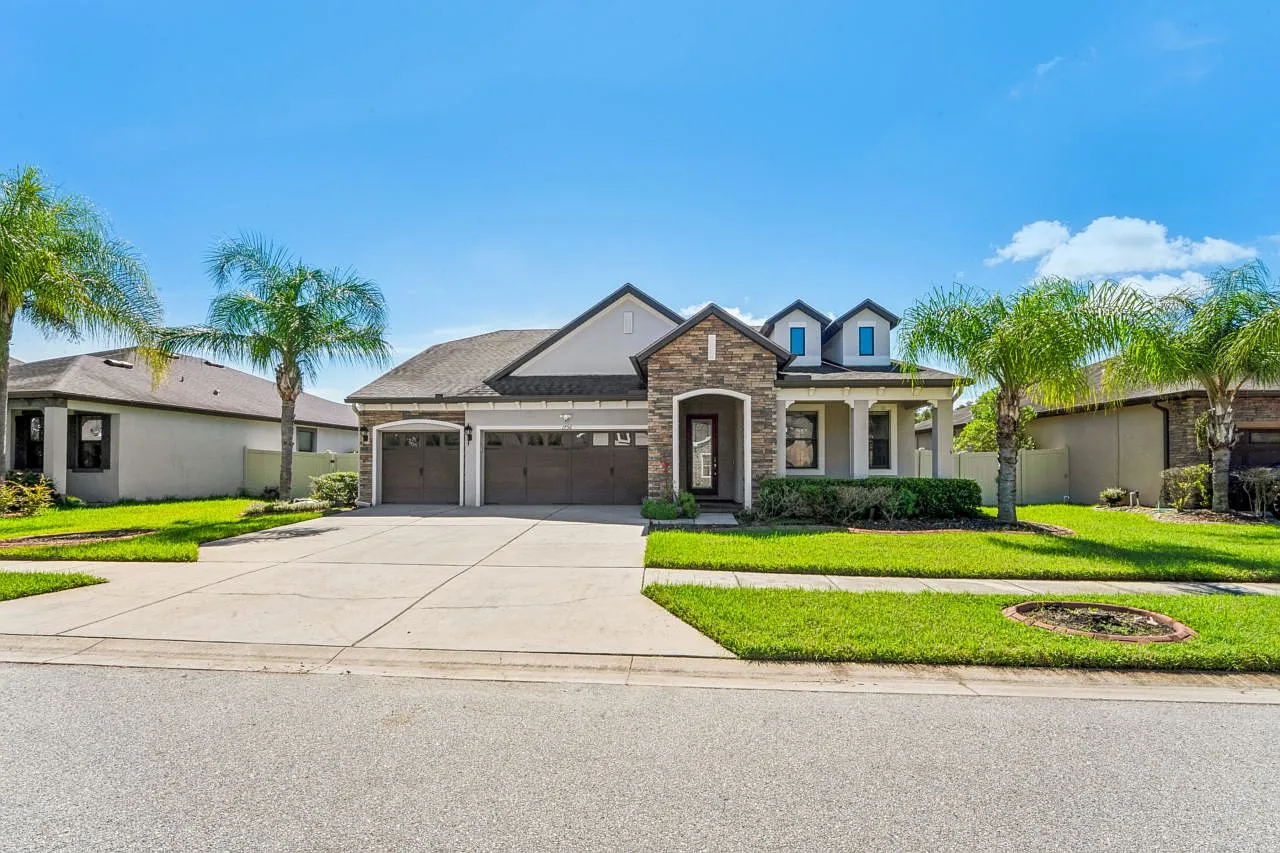 4 bed, 2.5 bath, 2419 sqft, $3,200 — Photo 1