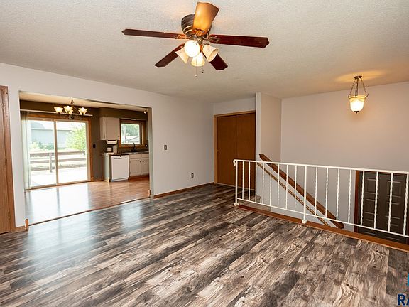 4th image of 5301 S Southwind Ave