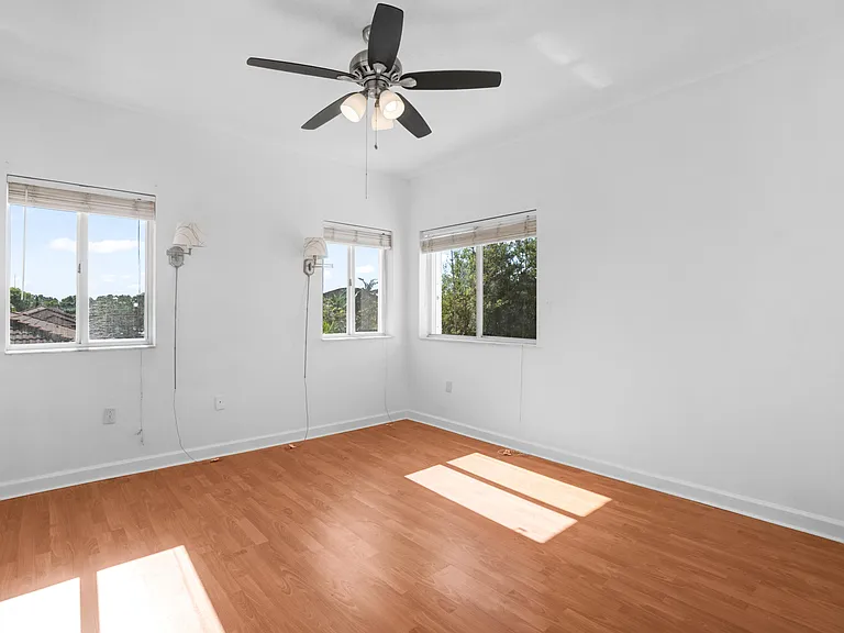 9002 SW 214th Ln — Photo 30